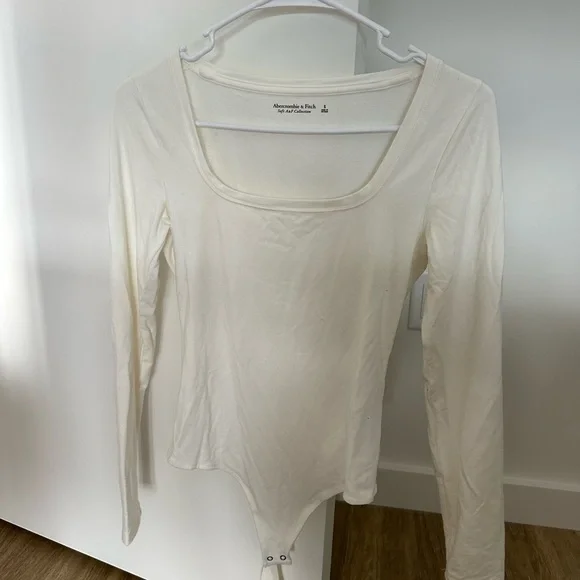 BUNDLE OF 2 Soft AF A&F Long Sleeve Bodysuits - Picture 3 of 5